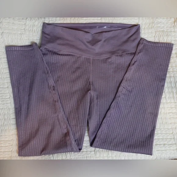 GOOD AMERICAN LEGGINGS WIDE RIB SHINE CLEAN SEAMLESS DUSTY VIOLET NWT - Picture 3 of 7